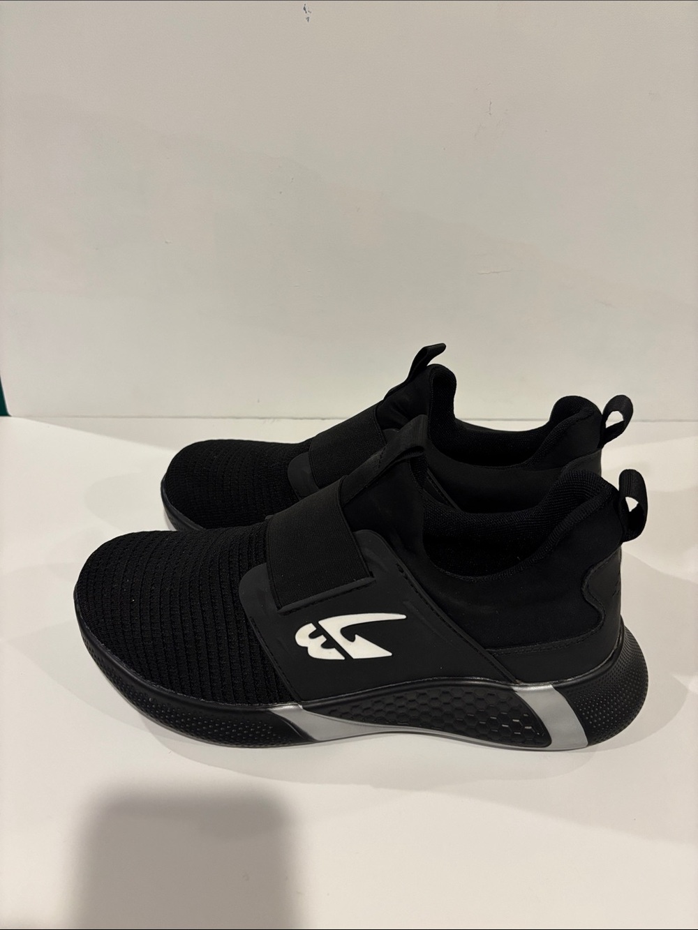 NWOT Black Athletic Slip-On Men's Shoes steel toe work shoe 43 euro /10 US new